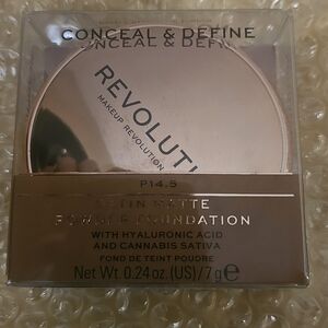 NWT MAKEUP REVOLUTION SHADE P14.5  CONCEALER N FOUNDATION